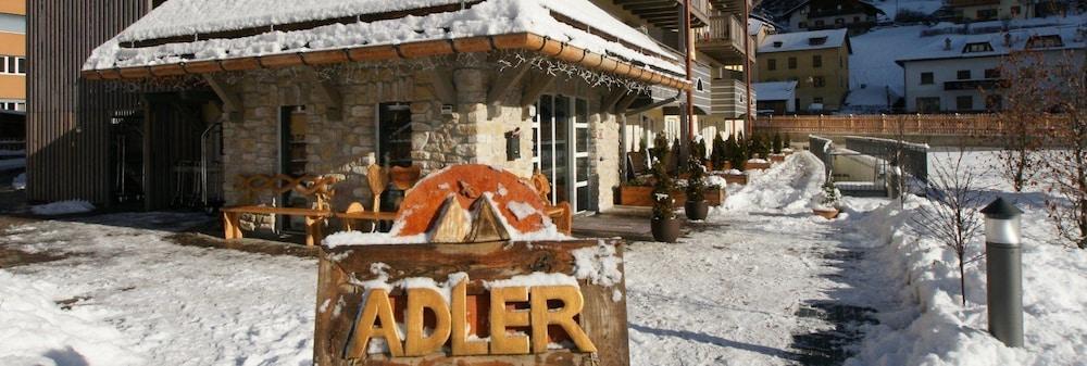 Adler Aparthotel Moena Exteriör bild