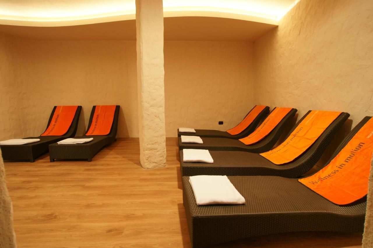 Adler Aparthotel Moena Exteriör bild